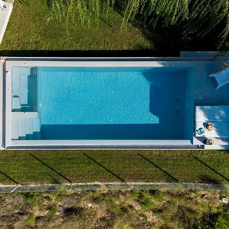 Canyon 1 Elegant Vila