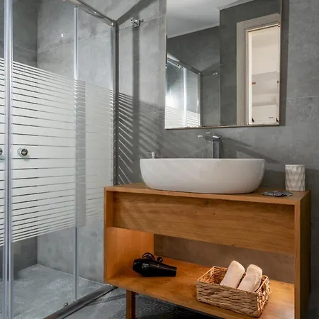 Canyon 1 Elegant Vila